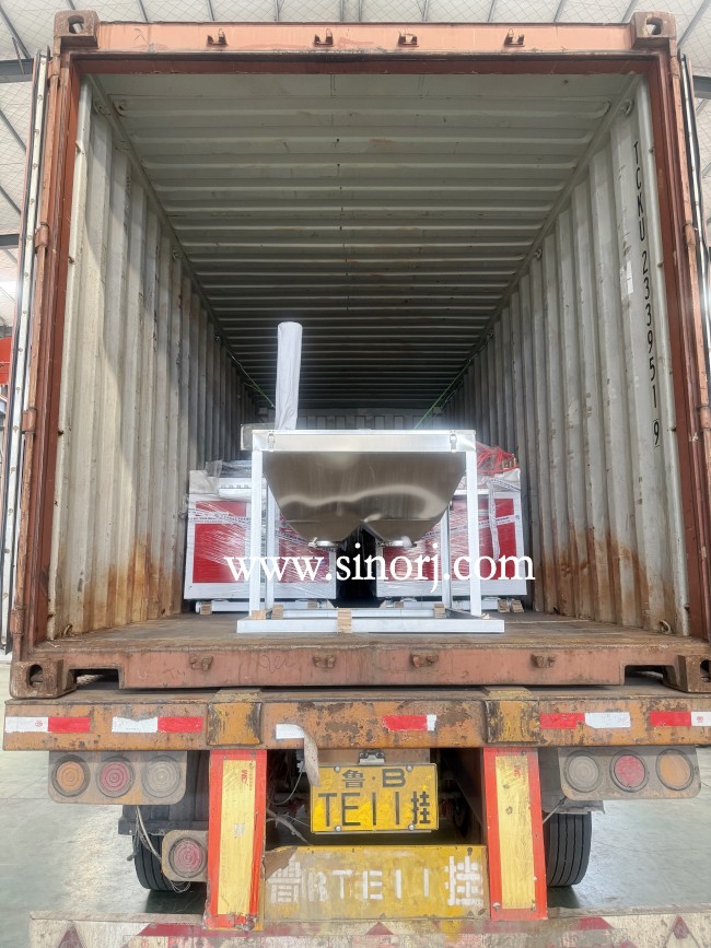 出口中東的PVC格柵板生產(chǎn)線(xiàn)，UV大理石板生產(chǎn)線(xiàn)，碳晶板生產(chǎn)線(xiàn)發(fā)貨