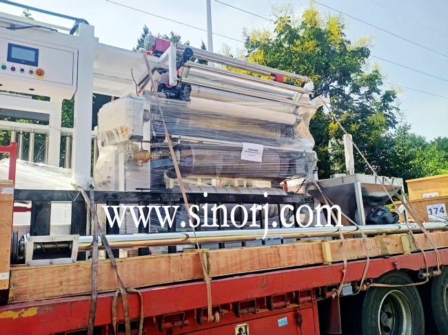 爆品pvc仿大理石板生產(chǎn)線(xiàn)板車(chē)發(fā)往國(guó)外